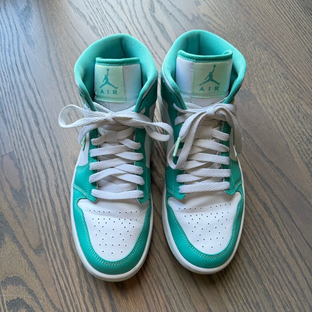 Women’s  Air Jordan 1 Mid. In washed Teal. Size 8.5 - Picture 2 of 11